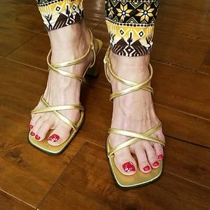 Women's gold metallic Bandolino shoes